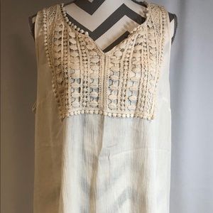 🎁FINAL PRICE 3/$20 EUC Torrid Creme Gauze tank